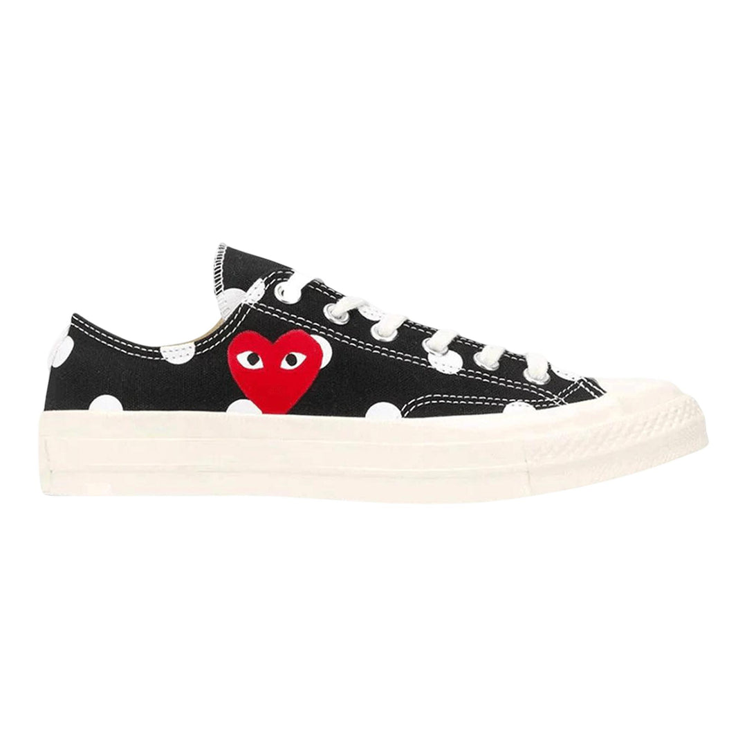 Club21 - COMME des GARCONS PLAY CONVERSE - Converse Polka Dot Red Heart Low Top - SNEAKERS - Black