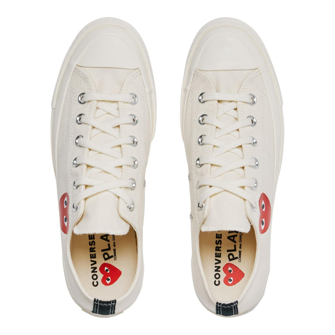 Club21 - COMME des GARCONS PLAY CONVERSE - Converse Small Red Heart Low Top Sneakers - SNEAKERS - White