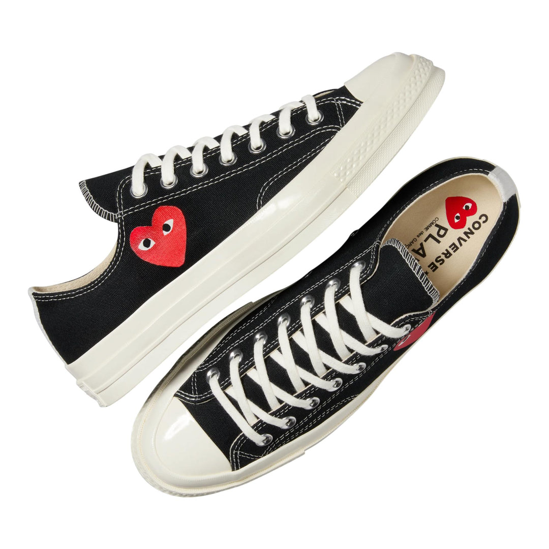 Club21 - COMME des GARCONS PLAY CONVERSE - Small Red Heart Chuck Taylor Low Top - SNEAKERS - Black