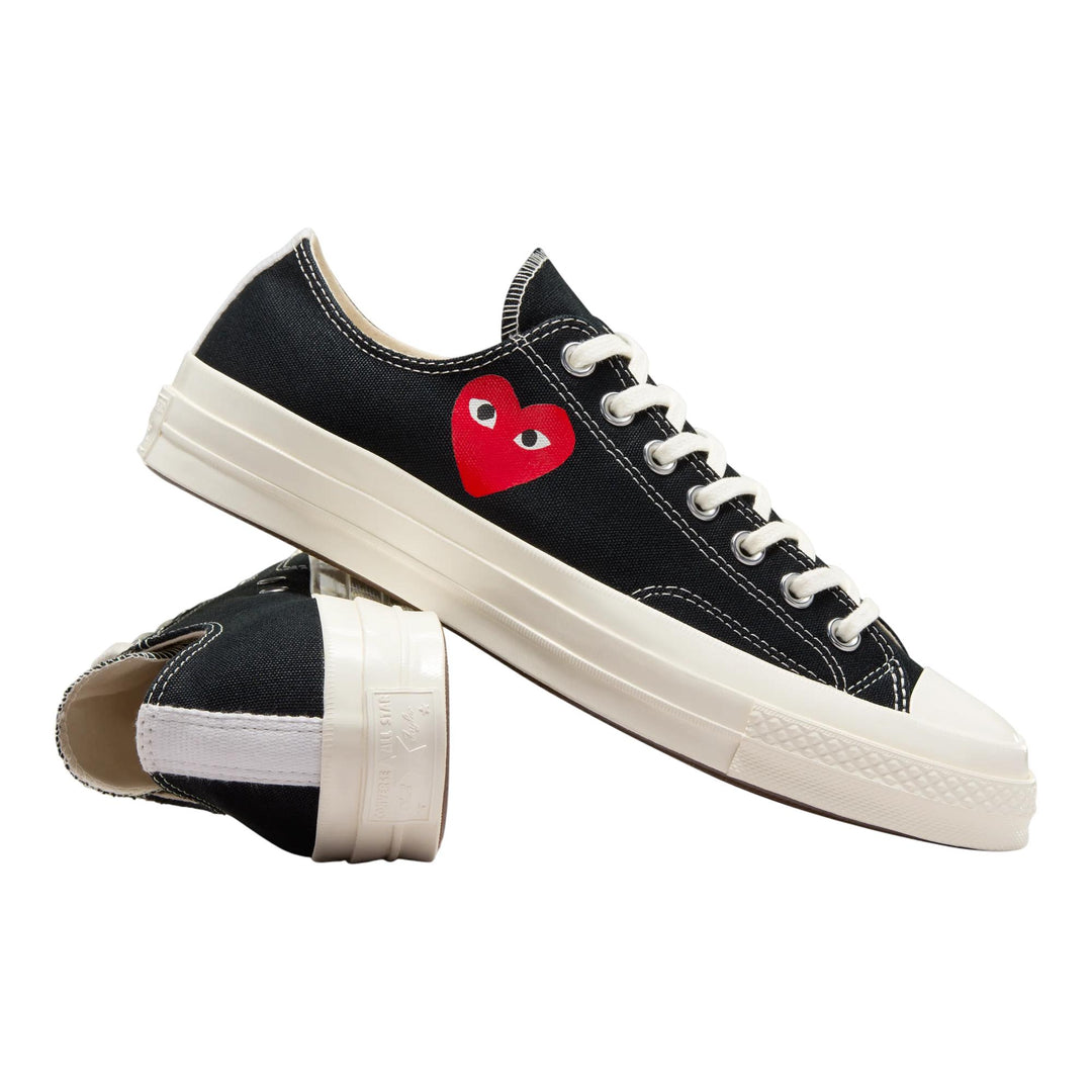 Club21 - COMME des GARCONS PLAY CONVERSE - Small Red Heart Chuck Taylor Low Top - SNEAKERS - Black