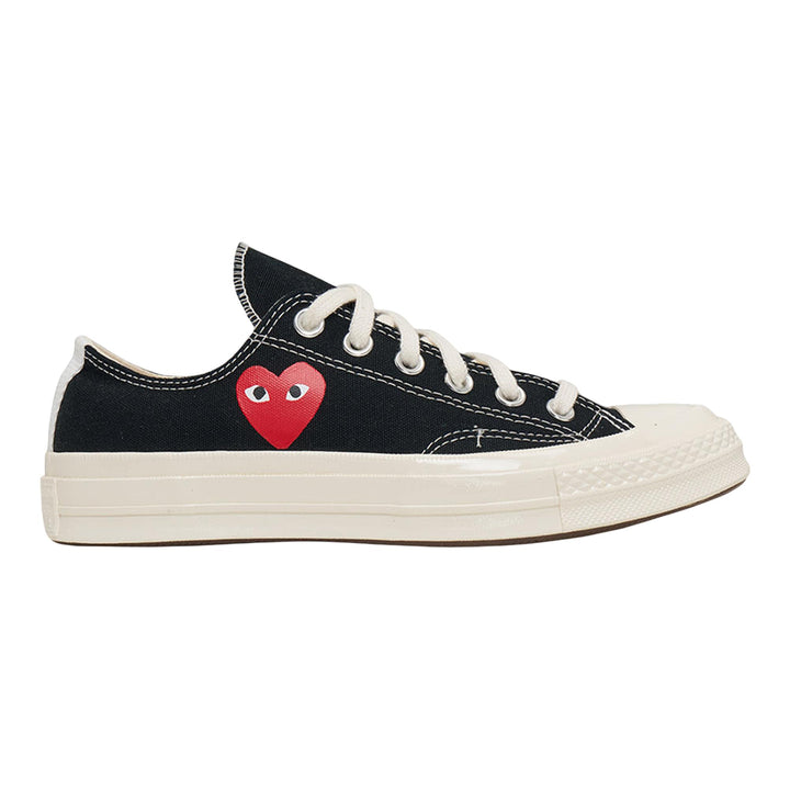 Club21 - COMME des GARCONS PLAY CONVERSE - Small Red Heart Low Top - SNEAKERS - Black