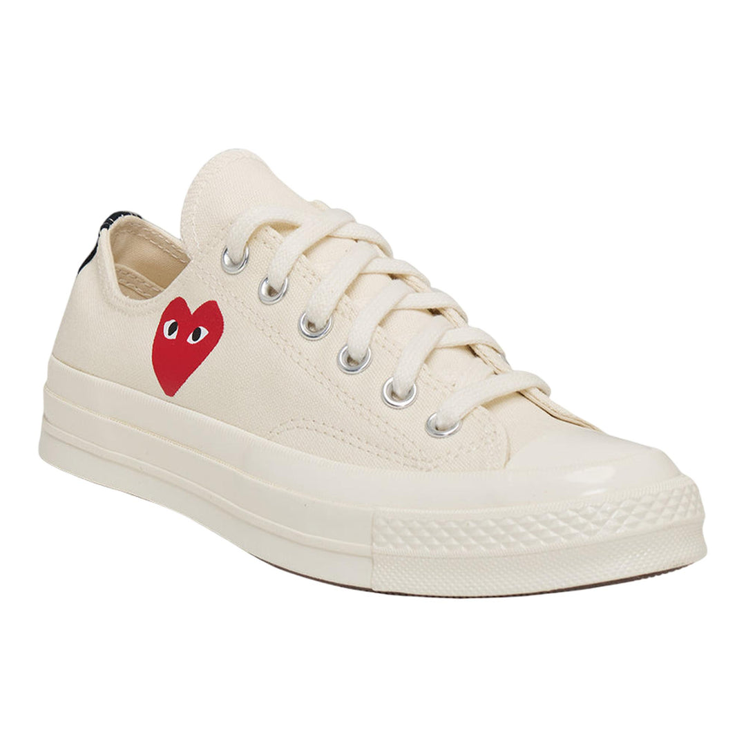 Club21 - COMME des GARCONS PLAY CONVERSE - Small Red Heart Low Top - SNEAKERS - White