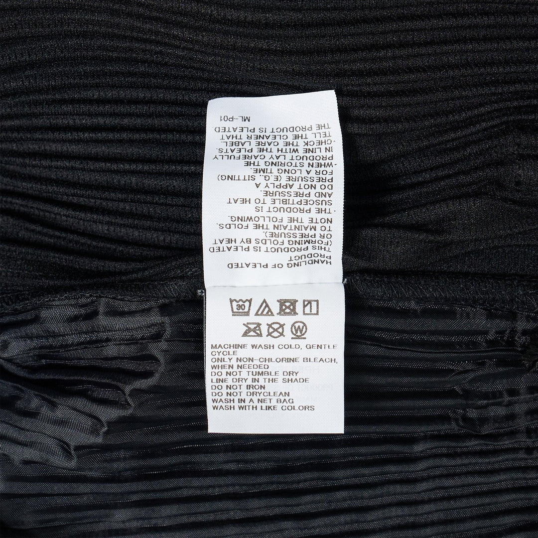 Club21 - HOMME PLISSE ISSEY MIYAKE - Basics Pants - PLEATED PANTS - Black
