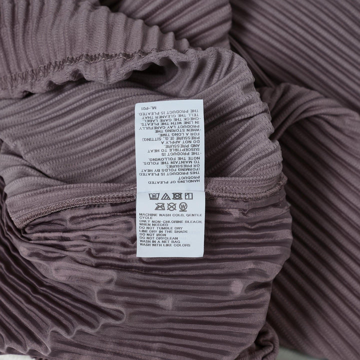 Club21 - HOMME PLISSE ISSEY MIYAKE - Color Pleats Pants - PLEATED SHORTS - Seaside Purple