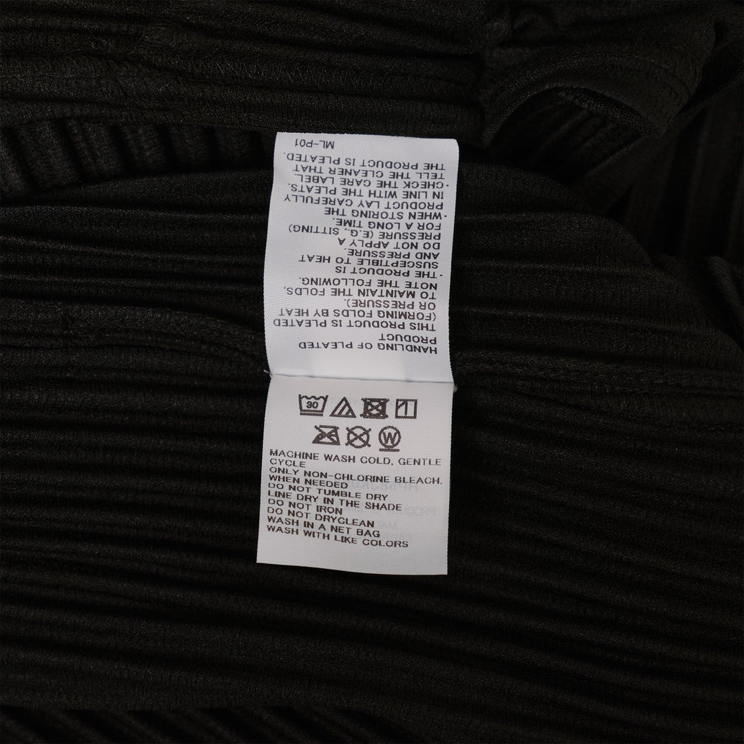Club21 - HOMME PLISSE ISSEY MIYAKE - Monthly Colors: September T-Shirt - PLEATED TOPS - Black