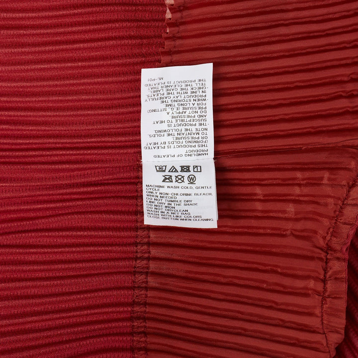 Club21 - HOMME PLISSE ISSEY MIYAKE - Multi-Pocket Blouson - PLEATED JACKETS - Jasper Red