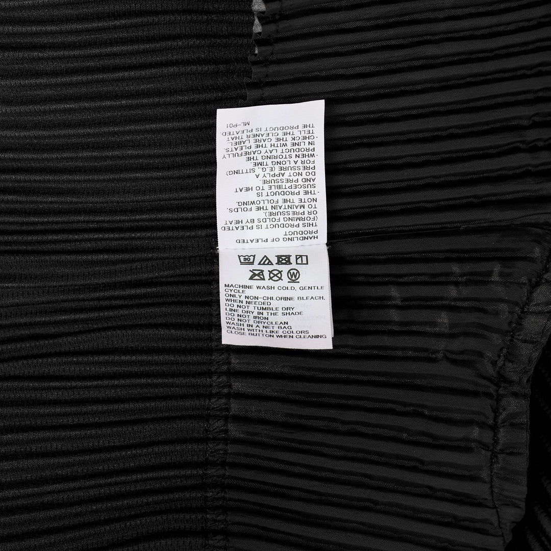 Club21 - HOMME PLISSE ISSEY MIYAKE - Multi-Pocket Pants - PLEATED SHORTS - Coke Gray