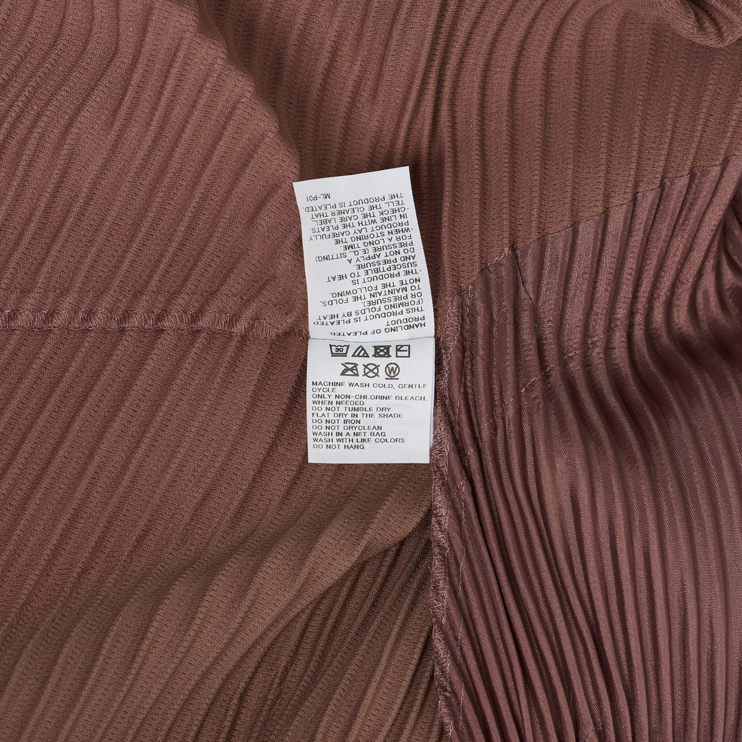 Club21 - HOMME PLISSE ISSEY MIYAKE - Pleats Bottoms 1 Pants - PLEATED PANTS - Vanadinite Red