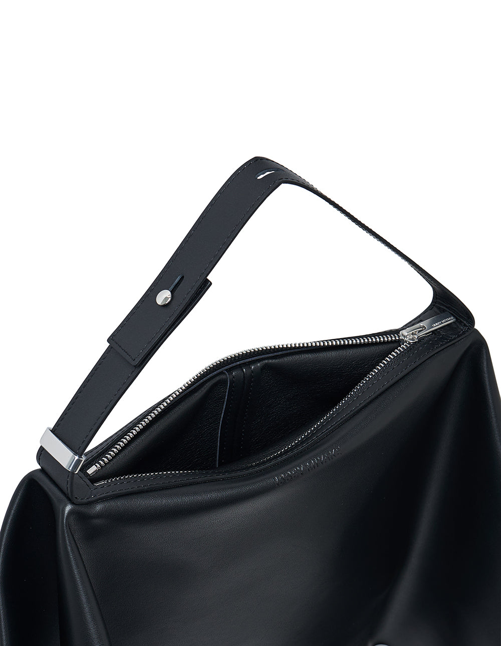 Issey-Miyake-Square-Bag-Black-4