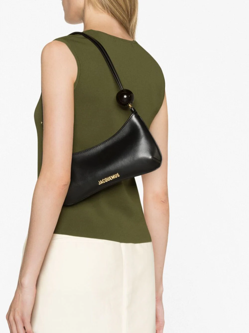 JACQUEMUS-Le-Bisou-Perle-Black-3