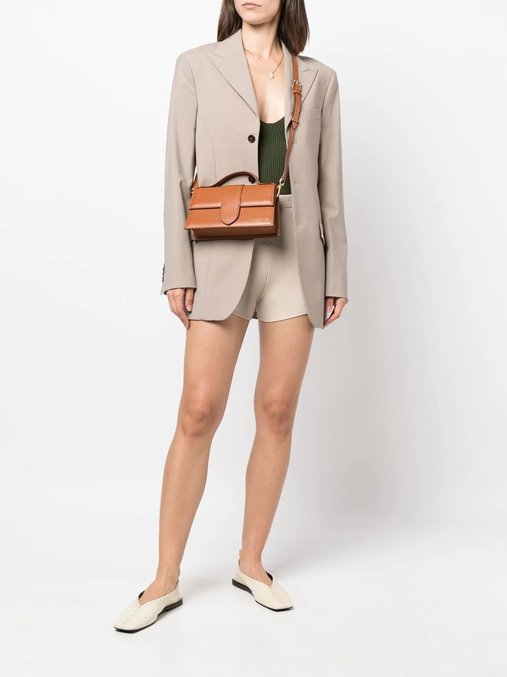 JACQUEMUS-Le-Grand-Bambino-Brown-2