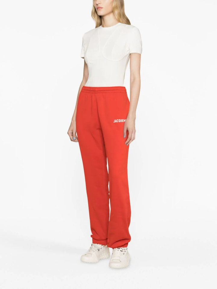 JACQUEMUS-Le-Jogging-Red-4