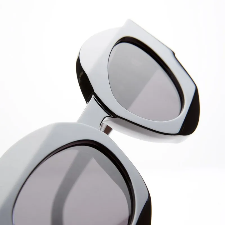 Kuboraum Black Shine Lens Grey Eyewear Black 3
