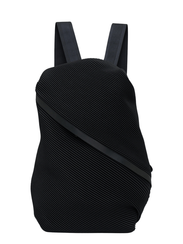 PLEATS-PLEASE-ISSEY-MIYAKE-BIAS-PLEATS-BACKPACK-Black-1