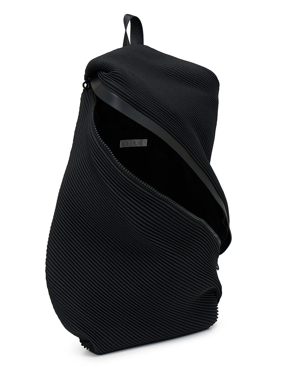 PLEATS-PLEASE-ISSEY-MIYAKE-BIAS-PLEATS-BACKPACK-Black-3