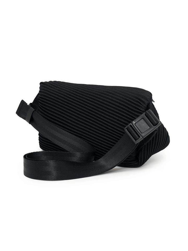 PLEATS-PLEASE-ISSEY-MIYAKE-BIAS-PLEATS-WAISTBAG-Black-2