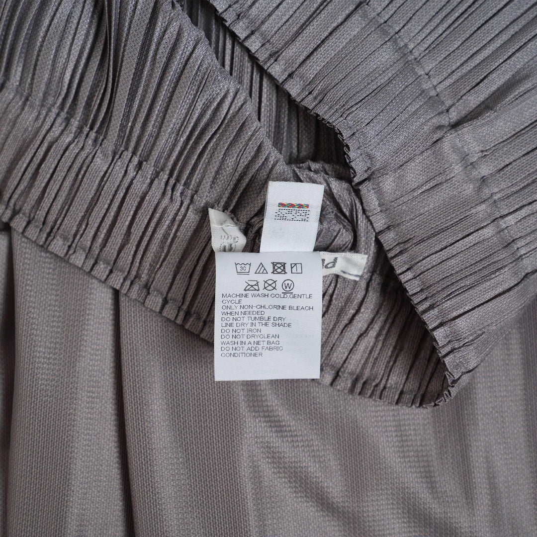 Club21 - PLEATS PLEASE ISSEY MIYAKE - Fluffy Basics Pants - PLEATED PANTS - Cool Gray