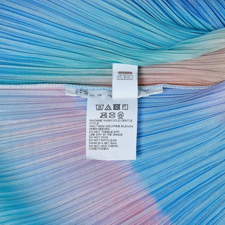 Club21 - PLEATS PLEASE ISSEY MIYAKE - Groove Cardigan - PLEATED CARDIGANS - Blue