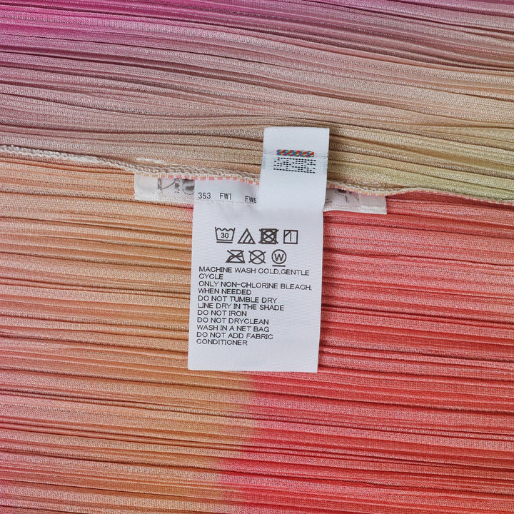 Club21 - PLEATS PLEASE ISSEY MIYAKE - Groove Pants - PLEATED PANTS - Bright Pink