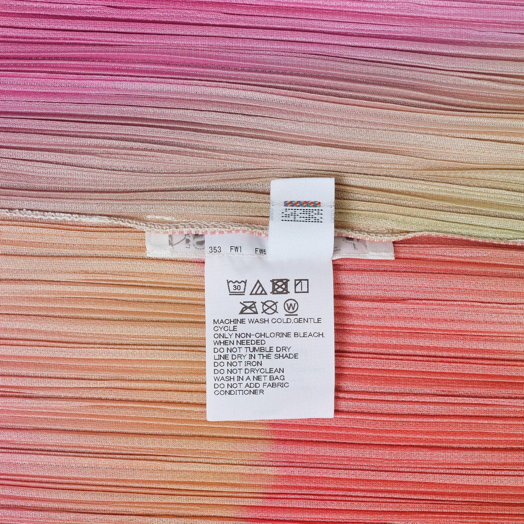 Club21 - PLEATS PLEASE ISSEY MIYAKE - Groove Shirt - PLEATED TANK TOPS - Bright Pink