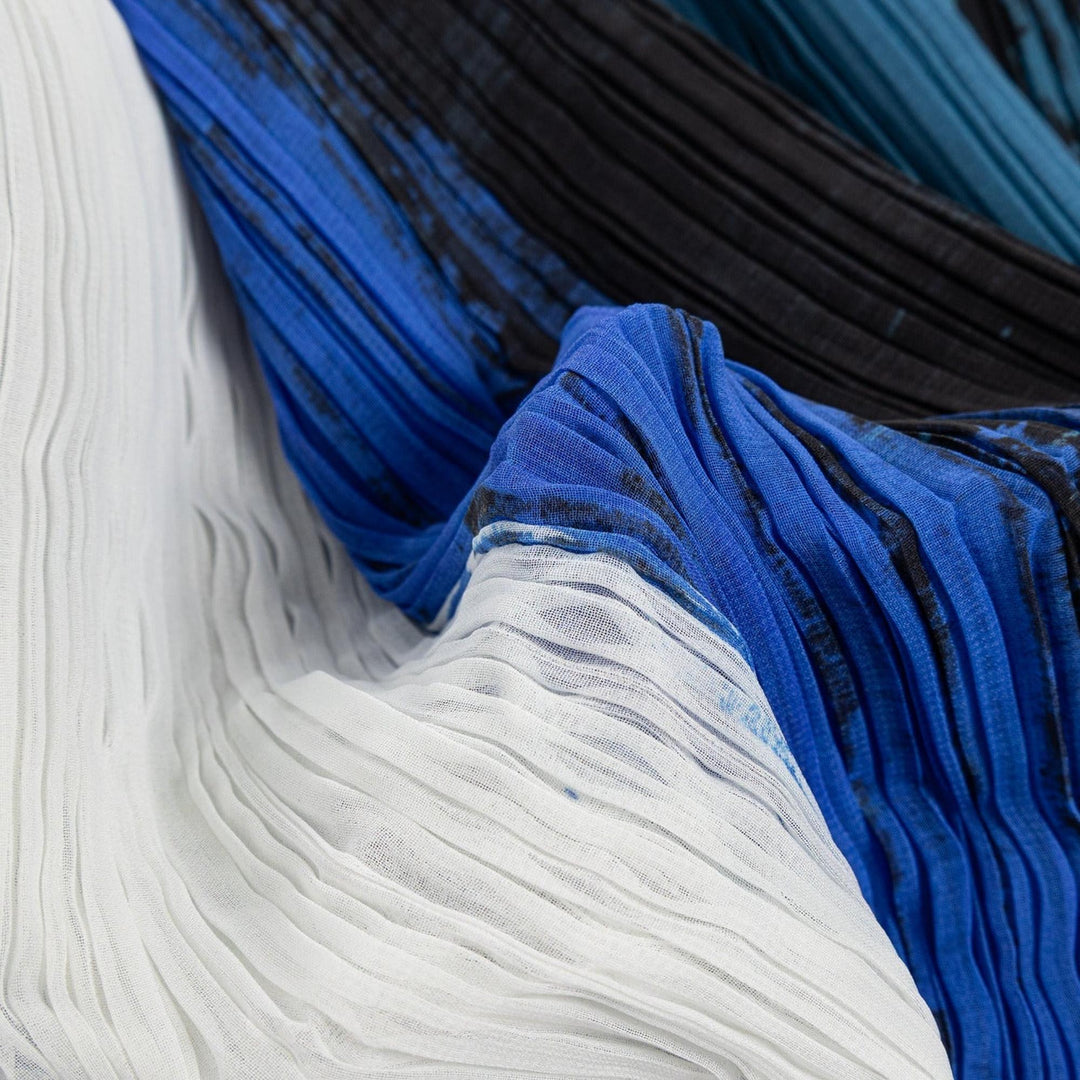 Club21 - PLEATS PLEASE ISSEY MIYAKE - Jump Madame-T Stole - PLEATED SCARVES - Blue