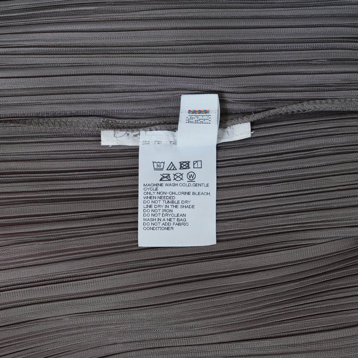 Club21 - PLEATS PLEASE ISSEY MIYAKE - Lucid Pleats Shorts - PLEATED SHORTS - Gray