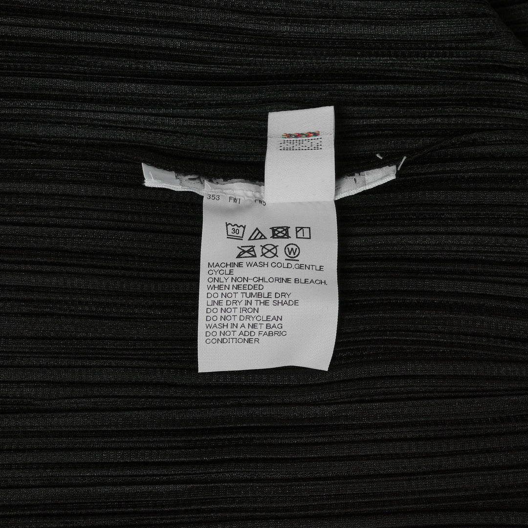 Club21 - PLEATS PLEASE ISSEY MIYAKE - Monthly Colors : Aug Polo - PLEATED POLO - Black
