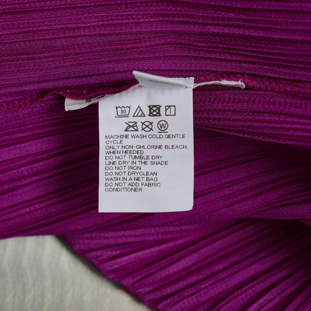 Club21 - PLEATS PLEASE ISSEY MIYAKE - Monthly Colors : September Shirt - PLEATED TOPS - Magenta