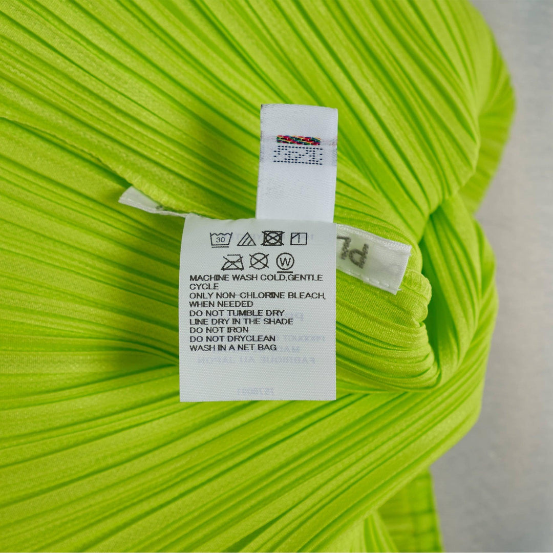 Club21 - PLEATS PLEASE ISSEY MIYAKE - New Colorful Basics 3 Cardigan - PLEATED CARDIGANS - Yellow Green