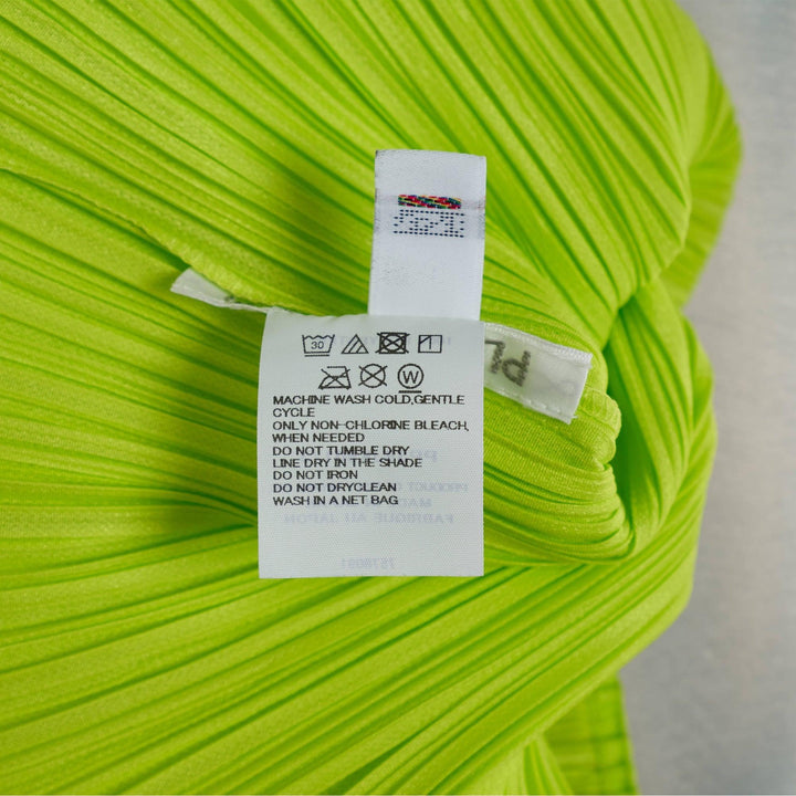 Club21 - PLEATS PLEASE ISSEY MIYAKE - New Colorful Basics 3 Coat - PLEATED CARDIGANS - Yellow Green