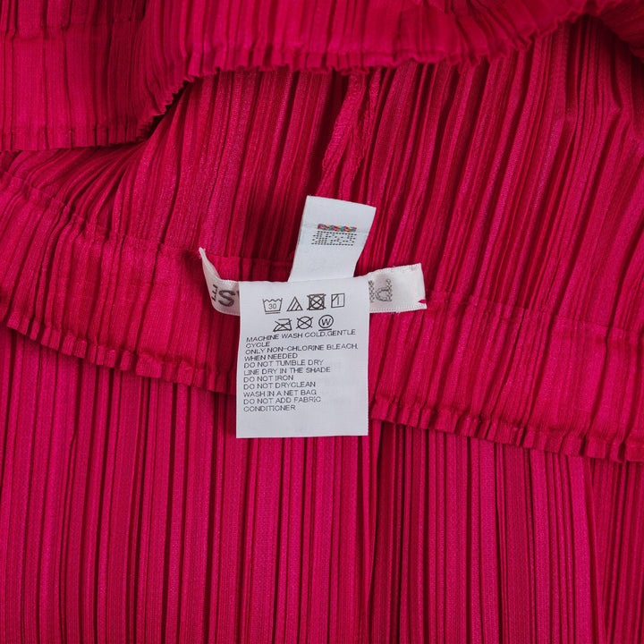 Club21 - PLEATS PLEASE ISSEY MIYAKE - New Colorful Basics 4 Pants - PLEATED PANTS - Carmine