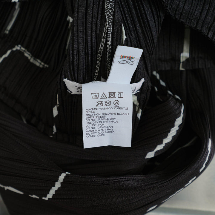 Club21 - PLEATS PLEASE ISSEY MIYAKE - Pause Pants - PLEATED PANTS - Black