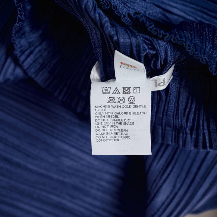 Club21 - PLEATS PLEASE ISSEY MIYAKE - Pleats Jacket Cropped - PLEATED JACKETS - Deep Blue
