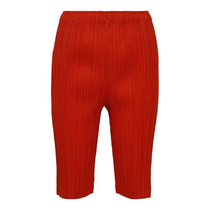 Club21 - PLEATS PLEASE ISSEY MIYAKE - Thicker Bottoms 1 Shorts - PLEATED SHORTS - Bright Red