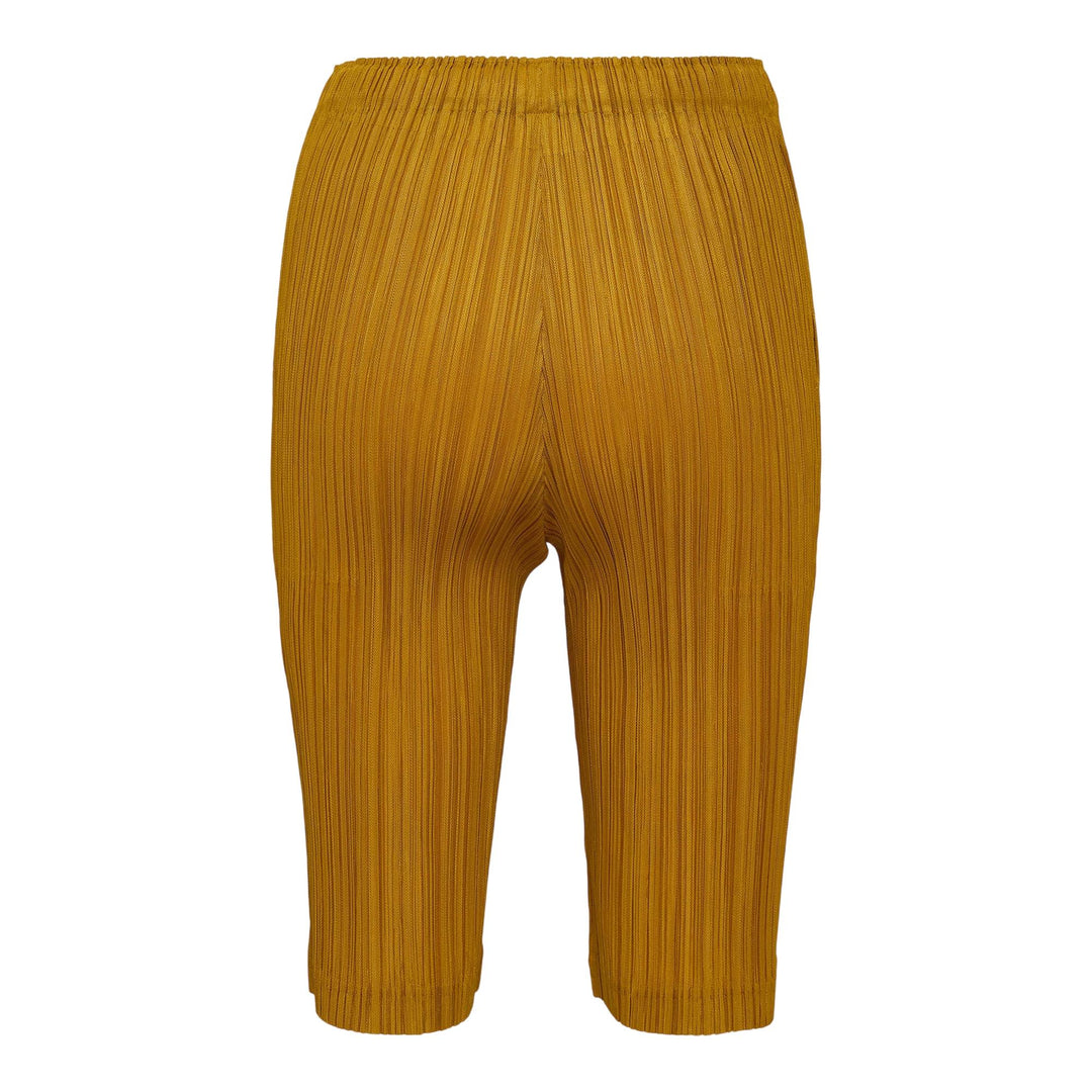 Club21 - PLEATS PLEASE ISSEY MIYAKE - Thicker Bottoms 1 Shorts - PLEATED SHORTS - Mustard