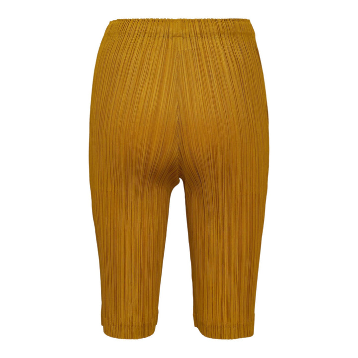 Club21 - PLEATS PLEASE ISSEY MIYAKE - Thicker Bottoms 1 Shorts - PLEATED SHORTS - Mustard