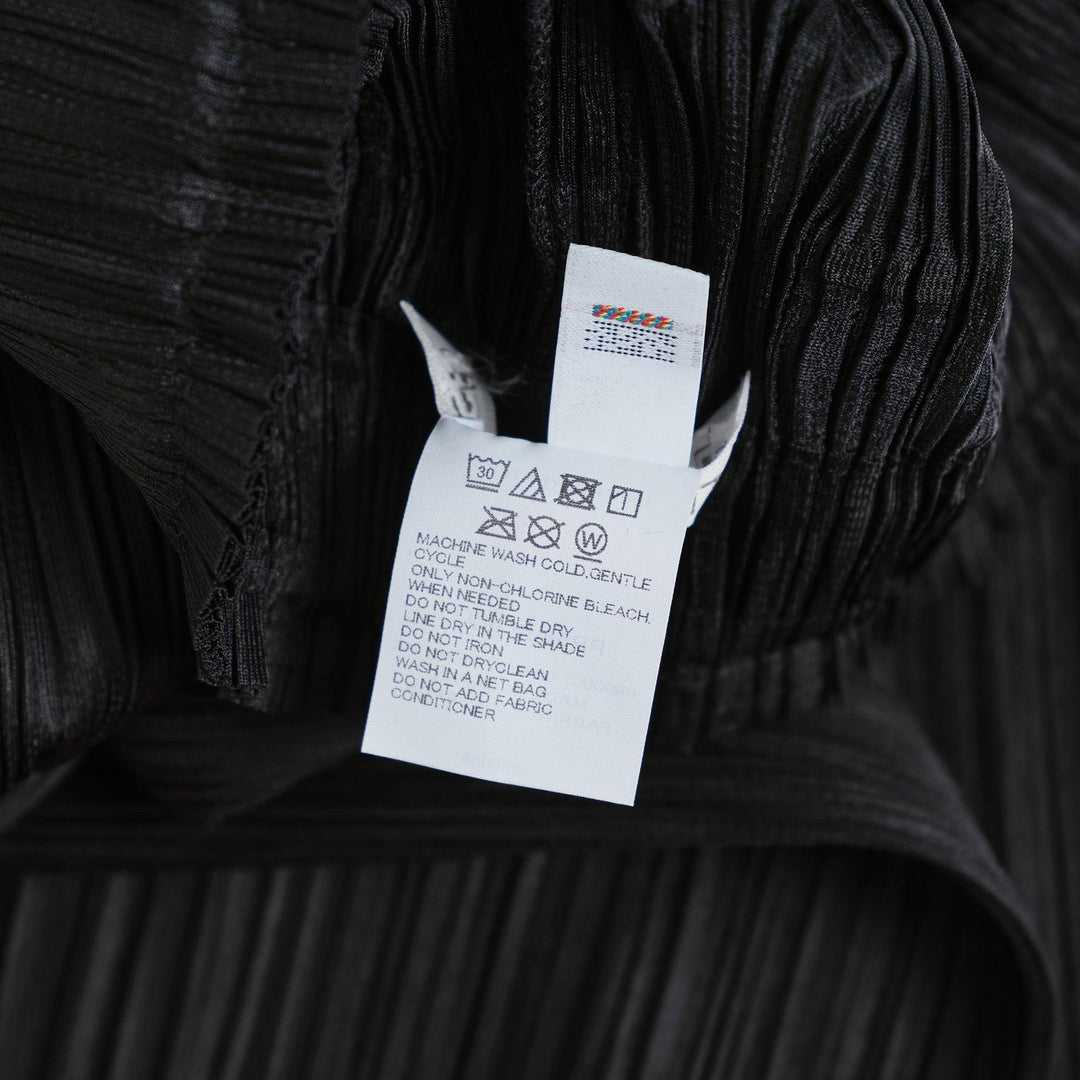 Club21 - PLEATS PLEASE ISSEY MIYAKE - Thicker Bottoms 2 Wide Pants - PLEATED PANTS - Black