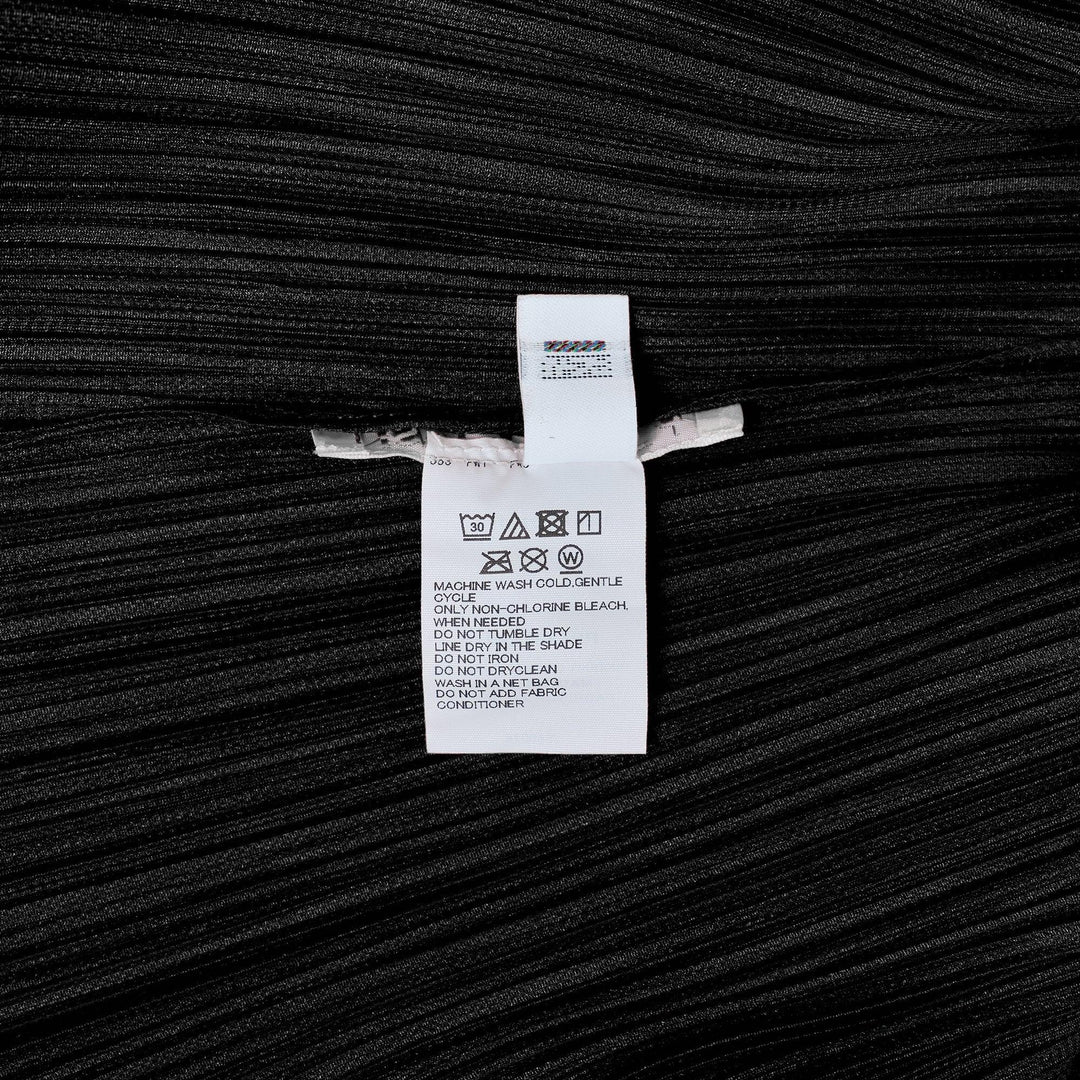 Club21 - PLEATS PLEASE ISSEY MIYAKE - Wave Pants - PLEATED PANTS - Black