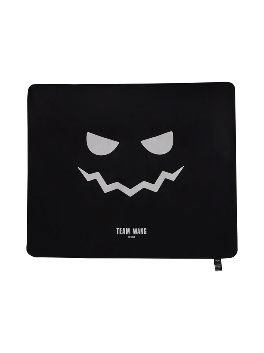 TEAM-WANG-Design-Spooky-Face-Blanket-Black-1