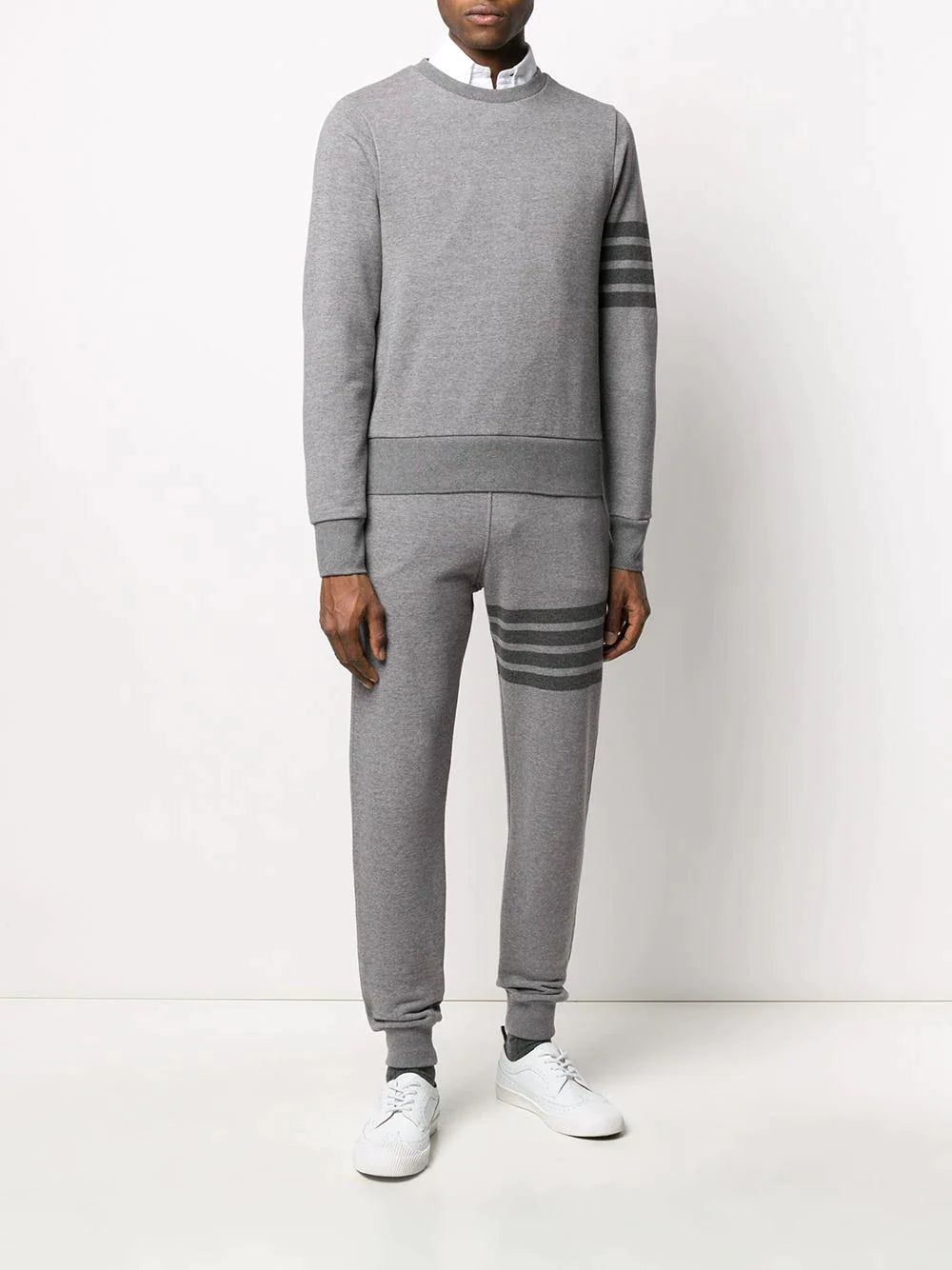 Thom Browne Relaxed Fit Crew Neck Sweatshirt Grey 2