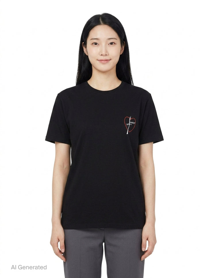 Heart Graphic Crew Neck Tee | Black Score | Club21 - front