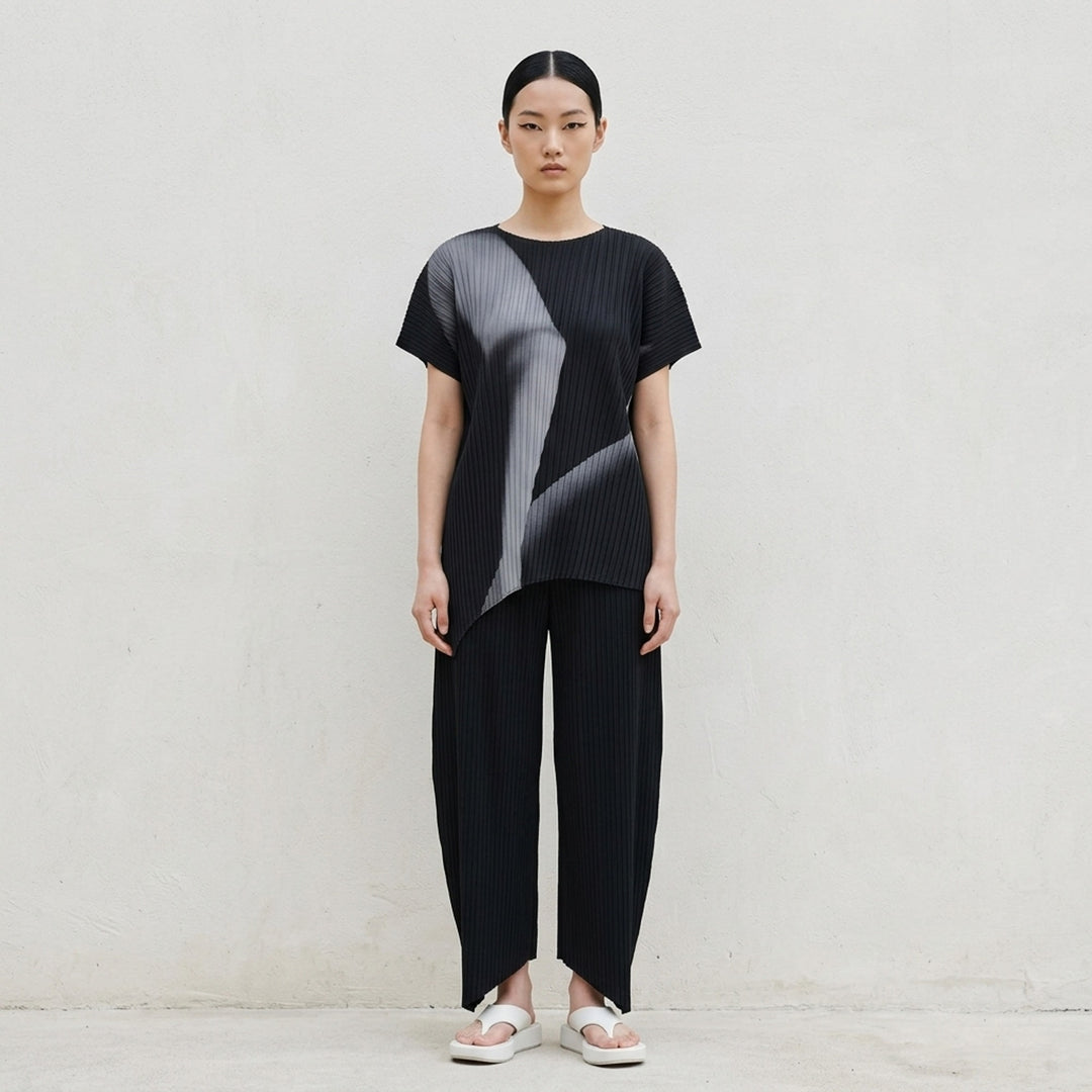 Hands Of Lover Pleats | Issey Miyake | Club21 - lifestyle