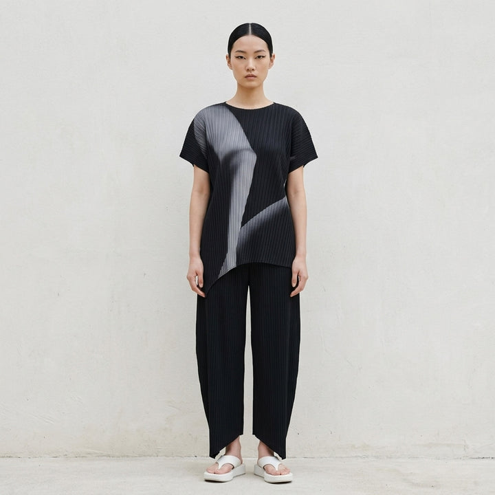 Hands Of Lover Pleats | Issey Miyake | Club21 - lifestyle