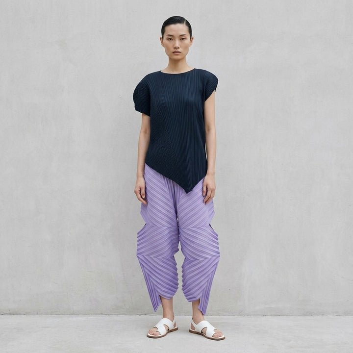 Leaf Pleats Asymmetric Top | Issey Miyake | Club21 - lifestyle