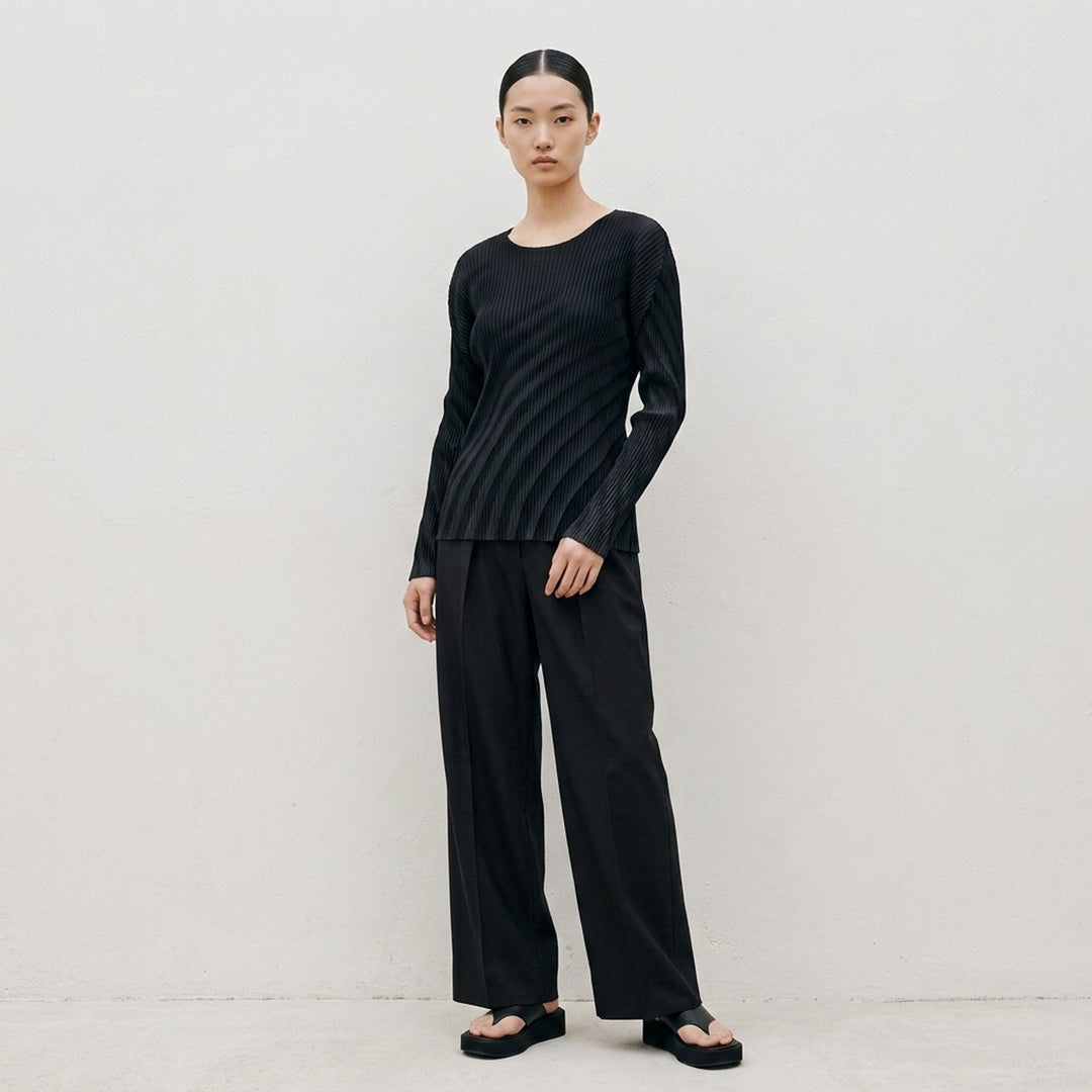 Simple Ensemble | Issey Miyake | Club21 - lifestyle