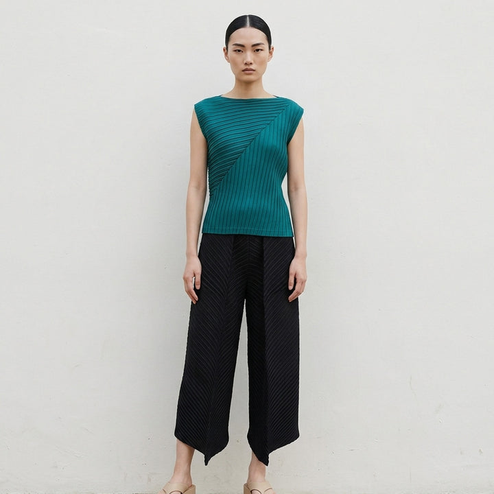 Tubular Pleats | Issey Miyake | Club21 - lifestyle