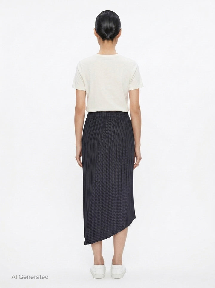 Unfurling Pleats | Issey Miyake | Club21 - back