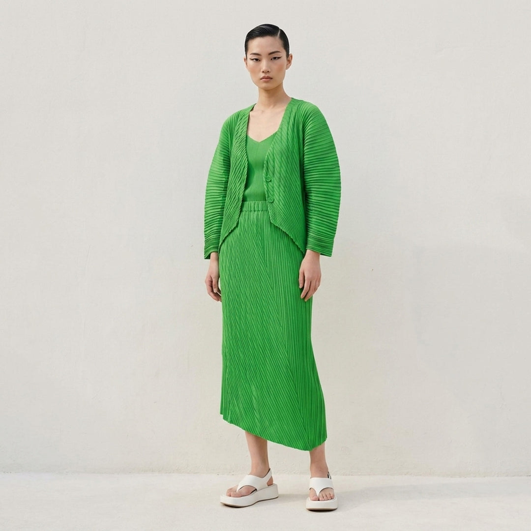 Unfurling Pleats | Issey Miyake | Club21 - lifestyle