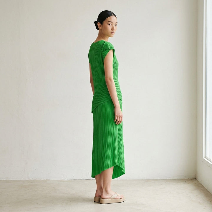 Unfurling Pleats | Issey Miyake | Club21 - lifestyle
