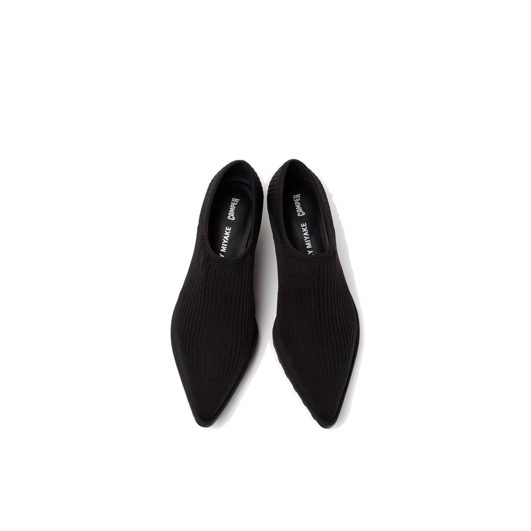 Anna Knit Slip-On Shoes | Issey Miyake x Camper | Club21 - packshot